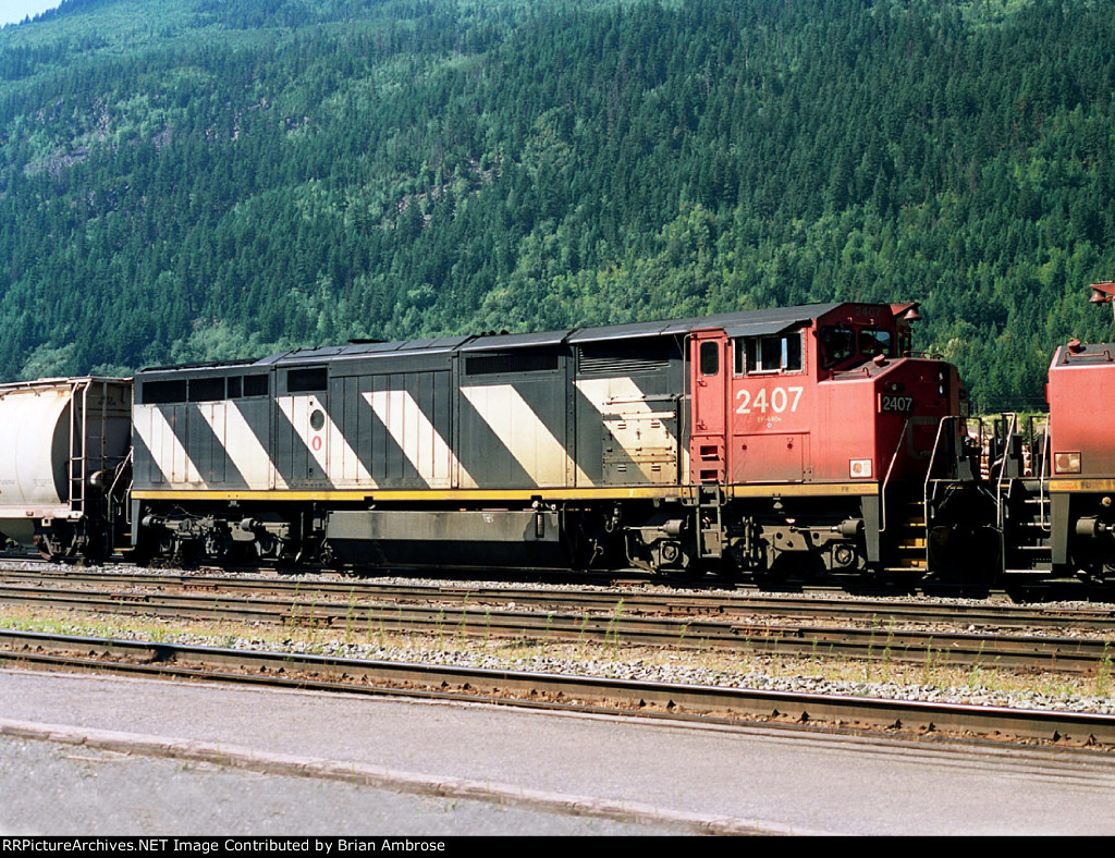 CN 2407